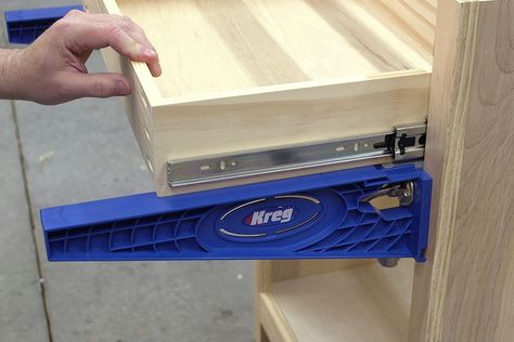 Install Drawer Slides, Installing Drawer Slides, Building Drawers, Diy Boombox, Drawers Diy, Kreg Jig Projects, Heavy Duty Drawer Slides, Drawer Sliders, Building Kitchen Cabinets