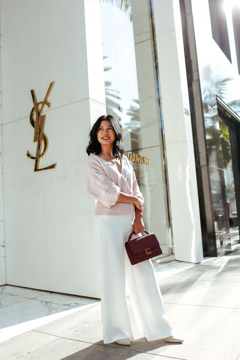 Burgundy Bag Outfit Summer, Burgundy Bag Outfit Street Style, Burgundy Bag Outfit, White Bag Outfit, Red Bag Outfit, Blush Cardigan, Maroon Bag, Burgundy Purse, Purse Outfit