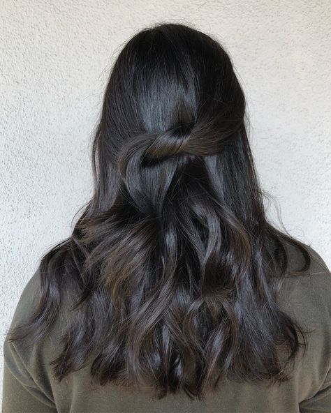 Soft Brown Balayage On Black Hair, Black Dimensional Hair, Subtle Balayage Black Hair, Dimensional Black Hair, Sombre Blonde, Soft Black Hair, Ashy Hair, Black Hair Aesthetic, Formal Hairstyles For Long Hair