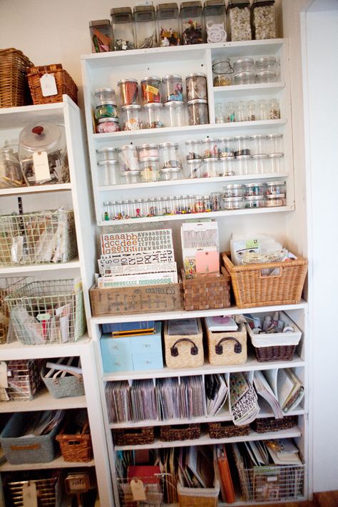 craft room Art Storage Ideas, Scrapbook Room Organization, Dream Craft Room, Scrapbook Room, Office Crafts, Craft Room Storage, Art Storage, Craft Room Office, Sewing Rooms