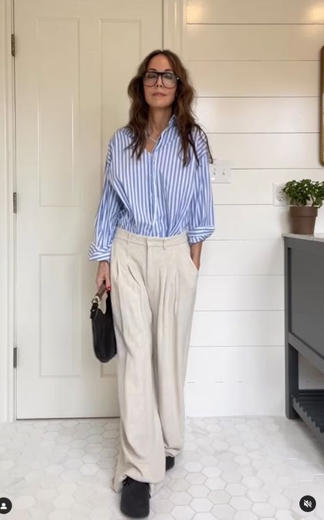 Larissa Mills striped shirt outfit #larissamills #stripedshirtoutfit Larissa Mills Outfits, Larissa Mills, Striped Shirt Outfit, Outfits With Striped Shirts, Mom Outfits, Winter Style, Preppy Style, Street Style Women, Striped Shirt