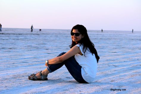 Rann Of Kutch – The White Salt Desert  I was busy attending something in my phone when the driver stopped the car and said “madam pahuch gaye” (mam we have reached). In no time I looked up to witness the beauty of Rann of Kutch. It was one of the most incredible sights that I Rann Of Kutch Photography Poses, White Desert Kutch, Ran Of Kutch Photography, Rann Of Kutch Photography, White Rann Of Kutch Photography, White Desert Kutch Photography, Gujarat Famous Places, Rann Of Kutch, Desert Life