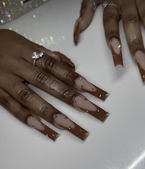 Brown V French Tip Nails, Brown Nails With Charms, Brown Prom Nails, Brown Aesthetic Nails, Fall French Tip Nails Designs, Brown French Tips, Brown French Tip Nails, Brown French Tip, Blue Prom Nails