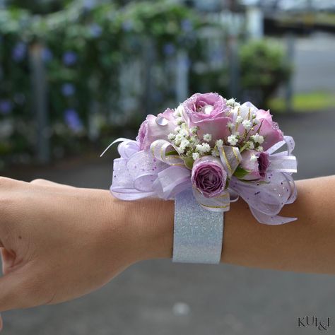 Lilac Corsage And Boutonniere, Lilac Corsage, Prom Wristlet, Lavender Prom, Prom Flowers Corsage, Lavender Wedding Bouquet, Purple Quinceanera Dresses, Prom Men, Prom Corsage And Boutonniere