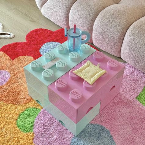 Lego Coffee Table, Lego Home Decor, Lego Shelves, Lego Decor, Table Lego, Weird Decor, Space Coffee, Lego Decorations, Lego Boxes