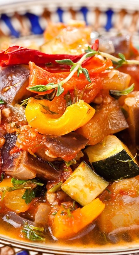 Crock Pot Ratatouille, Crockpot Ratatouille Slow Cooker, Crockpot Ratatouille Recipe, Ratatouille Recipe Crockpot, Crockpot Ratatouille, Traditional Ratatouille, Chicken Ratatouille Recipe, Chicken Ratatouille, Ratatouille Recipes