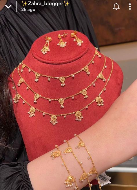 Kurdish Jewelry, Gold Bridal Jewellery, Unique Gold Jewelry Designs, Gold Jewels Design, Gold Jewelry Outfits, Pretty Jewelry Necklaces, Gold Jewelry Simple Necklace, Beautiful Gold Necklaces, Fancy Jewellery Designs