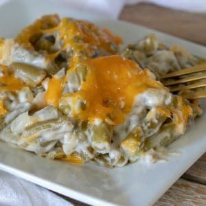 This Weight Watchers Green Bean Casserole is simple to make in minutes. There is only 3 Weight Watchers Freestyle Smart Points in each 1 cup serving! Original Green Bean Casserole, The Best Green Bean Casserole, Healthy Banana Pudding, Traditional Green Bean Casserole, Best Green Bean Casserole, Weight Watchers Pumpkin, The Best Green Beans, Casserole Side Dishes, Greenbean Casserole Recipe