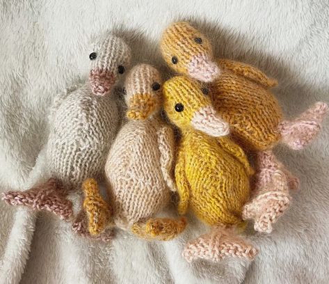 Knitting Nancy, Knit Animals, Toy Knitting Patterns, Knitted Bunnies, Knitted Stuffed Animals, Knitted Toys Free Patterns, Animal Knitting Patterns, Knitting Patterns Toys, Knitted Animals