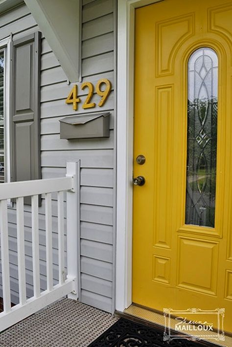 Colorful Way to Display House Numbers - yellow door gray house Yellow Front Door, Plywood House, Mailbox Makeover, Yellow Front Doors, Yellow Door, Yellow Doors, Boho Beautiful, Grey Houses, House Color