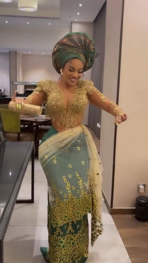 Rita Dominic Wedding, Nigerian Asoebi, America Wedding, Orishas Yoruba, Nigerian Wedding Dress, African Bridal Dress, Nigerian Dress, African Traditional Wedding Dress, African Lace Styles