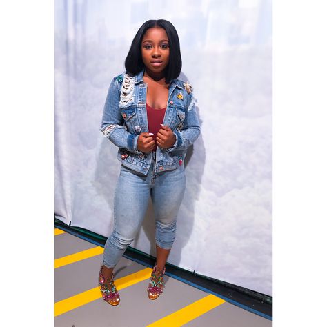 Reginae Carter Reginae Carter, Fashion Advice, The Streets, Capri Pants, Kimono Top, Follow Me, Ootd, Style Inspiration, Wine