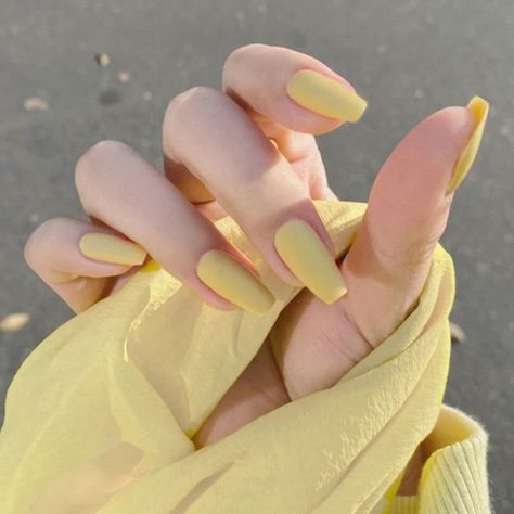 Brand Name: ACRDDKOrigin: CN(Origin)Application: FingerNail Length: Mid-lengthQuantity: 24pcsModel Number: 48608Nail Width: Mid-lengthMaterial: AcrylicSize: NormalItem Type: False NailType: Full Nail Tips #yellow #nails Summer Yellow Nails, Yellow Nail Art, Short Square Nails, White Nail Polish, Summer Yellow, Ballerina Nails, Nails 2024, Yellow Nails, Bridal Nails