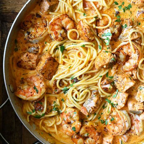 Salmon and Shrimp Alfredo Pasta Salmon And Shrimp Alfredo, Anna Chwistek, Shrimp Alfredo Pasta Recipes, Pasta Salmon, Seafood Alfredo, Fish Pasta, Weekly Recipes, Recipe Salmon, Pasta Recipes Alfredo