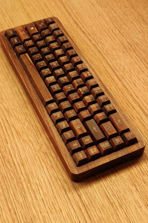 Walnut wood - Bluetooth dual mode keyboard- hot swap switches Wooden Keyboard, Unique Keyboards, Diy Mechanical Keyboard, Walnut Wood Color, Gaming Pc Build, Key Caps, Workspace Inspiration, Computer Setup, Pc Setup