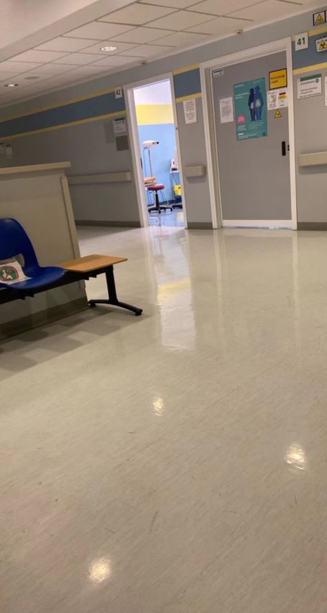 Emergency Room Pictures, Hospital Waiting Room, Hospital Room Snapchat Stories, Medicine Snaps, Hospital Admit Hand Pics, Hospital Photography, Hospital Pictures, Nurse Inspiration, Hospital Room