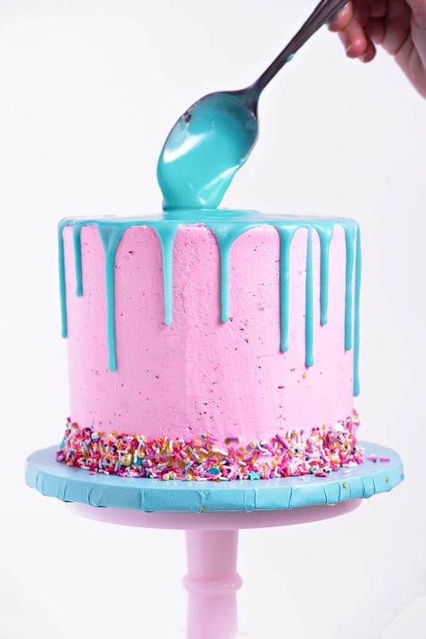 DIY Sprinkle Drip Cake - Sprinkles For Breakfast Sprinkle Drip Cake, Drip Cake Tutorial, Drip Cake Recipes, Diy Sprinkles, Cake Sprinkles, Easy Easter Desserts, Diy Birthday Cake, Little Pony Cake, Sprinkle Cake