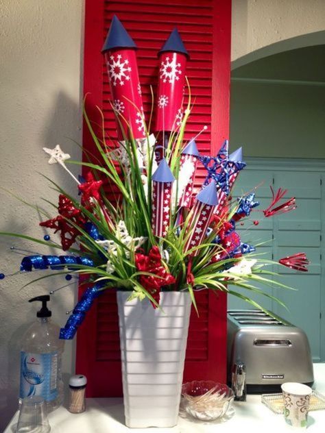 Red White And Blue Decorations, Blue Decorations, Patriotic Centerpieces, Patriotic Diy, Fourth Of July Decorations, 4th July Crafts, Happy Birthday America, Fourth Of July Decor, Patriotic Crafts