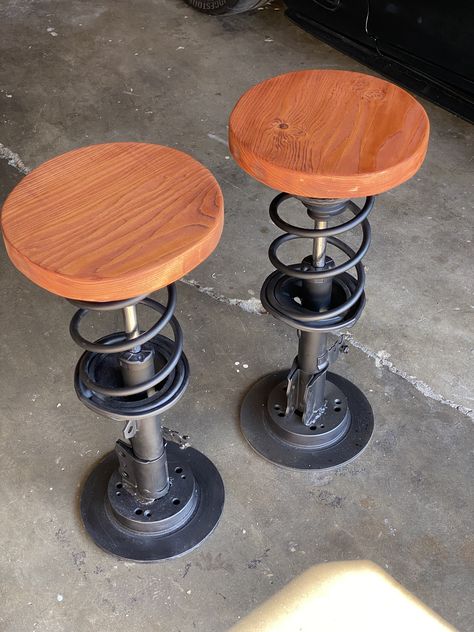 Garage Stool Diy, Diy Welding Projects To Sell, Steel Pipe Projects Ideas, Piston Furniture, Scrap Metal Art Car Parts, Diy Old Car Parts Furniture, Piston Art Ideas Man Cave, Car Part Furniture Automotive Decor Reuse Recycle, Scrap Metal Wall Art Car Parts