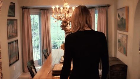 Taylor Swifr, Taylor Swift House, Vogue Home, Homestead House, Fashion Dream Job, Cottage Lighting, Beverly Hills Houses, A Mansion, Room Redesign