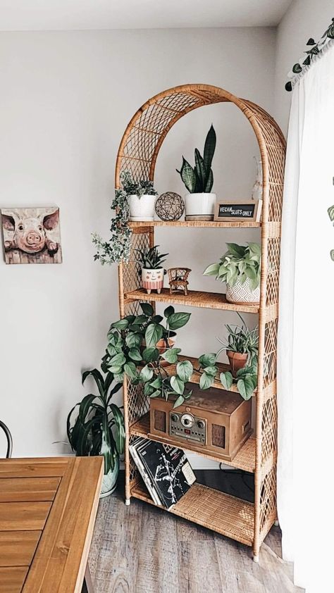 Plants Styling, نباتات منزلية, Decor Ideas Bedroom, Home Decor Ideas Living Room, Plants Decor, Plants Indoor, Boho Room, Room With Plants, Home Decorating Ideas