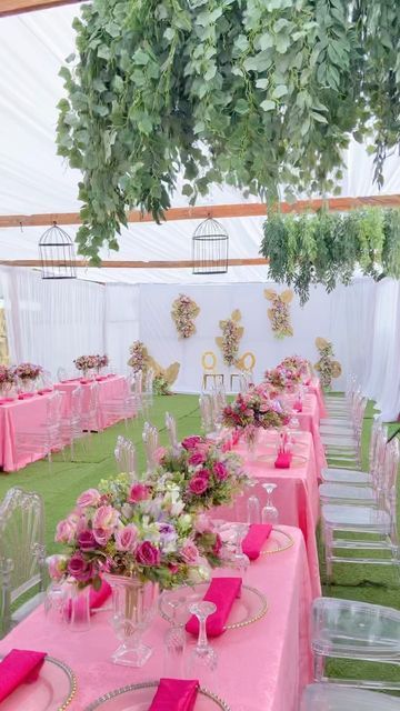 Classy Event Decor, Outdoor Party Ideas For Adults Backyards, Backyard Brunch Party, Braids Maid Dresses, Backyard Brunch, Bride Reception Dress, Ball Inspiration, Brunch Party Decorations, Sneaker Ball