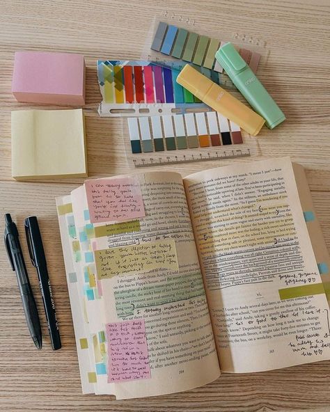 Cups And Thoughts, Book Annotation Ideas, Book Annotation Tips, Annotating Books, Annotated Books, Book Annotations, Reading Motivation, Romanticizing School, Study Aesthetic