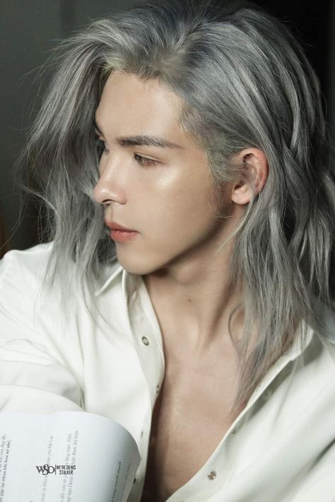 Grey Hair Korean, Grey Hair Boy, Silver Hair Men, Long Silver Hair, Silver White Hair, Tan Skin Blonde Hair, Long White Hair, Grey Hair Men, Men With Grey Hair