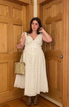 70s Grandma Style, Mirror Palais Plus Size, Flowy Plus Size Dress, Mamma Mia Outfits Plus Size, Midsize White Dress, White Dress Midsize, Feminine Aesthetic Plus Size, Midsize Romantic Outfits, Mid Size Cottagecore Fashion