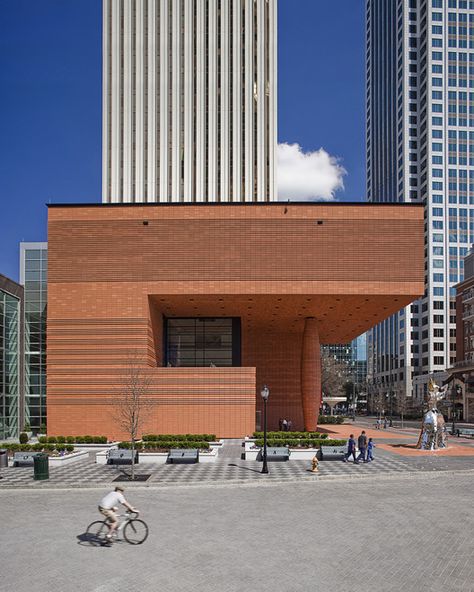 Bechtler Museum of Modern Art, Charlotte. Image © Joel Lassiter Mario Botta Architecture, Mario Botta, Brick Architecture, Best Architects, Museum Architecture, Exterior Cladding, Urban Spaces, Brickwork, Architecture Project