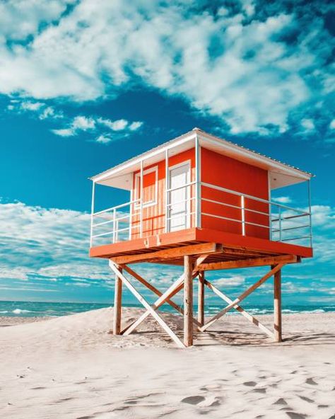 17 914 photos et images de Cabine De Plage - Getty Images Surf Cabin, Beach Cabana, High Res, Terrace, Getty Images, Surfing, Cabin, Stock Photos, France