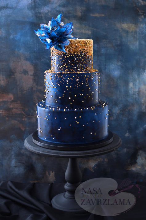 Dark Blue And Gold Sparkle Cake by Nasa Mala Zavrzlama - http://cakesdecor.com/cakes/287074-dark-blue-and-gold-sparkle-cake Starry Night Wedding Theme, Blue And Gold Wedding, Sparkle Cake, Dark Blue Wedding, Galaxy Wedding, Starry Night Wedding, 16 Cake, Sweet 16 Cakes, Wedding Cakes Blue