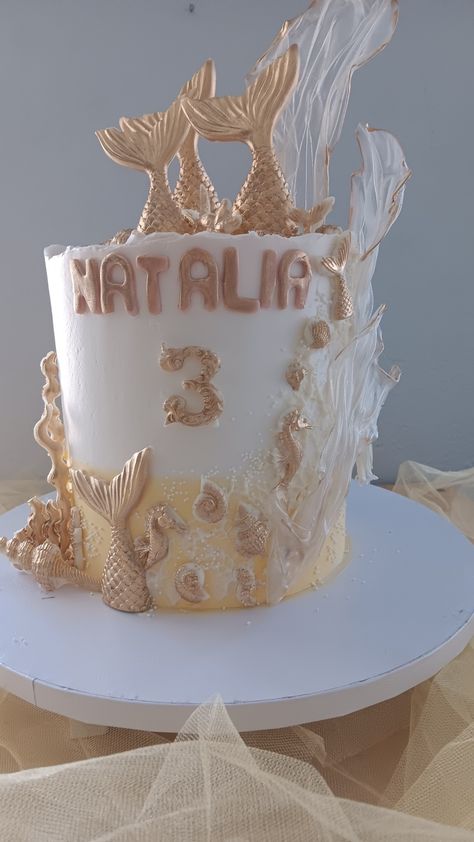 Rice paper sails give this cake a whimsical under the sea look Rice Paper, Under The Sea, Mermaid, Cake