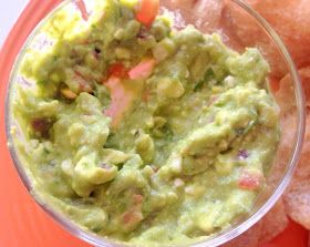 The Busy Broad: Guacamole with Cottage Cheese Recipe With Cottage Cheese, Making Guacamole, Mango Guacamole, How To Make Guacamole, Guacamole Recipe, Peach Mango, Clean Eating Tips, Mango Salsa, Chip Dip