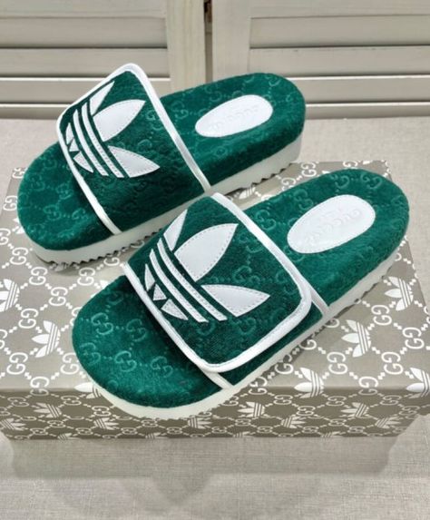 Trendy Slippers For Women 2023, Trendy Slides, Best Sneakers For Men, Trendy Mens Shoes, Casual Sneakers For Men, Designer Sneakers Women, Gucci X Adidas, Trendy Slippers, Pretty Sneakers