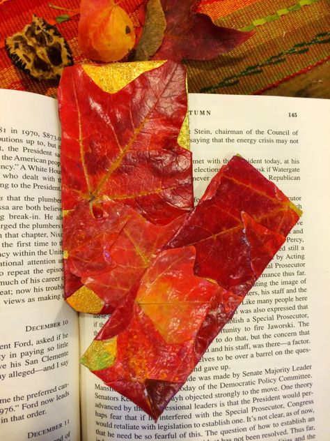 DIY Autumn Leaf Bookmarks Body Scrub Homemade Recipes, Leaf Bookmark, Messy House, Bookmark Craft, Diy Tree, Diy Bookmarks, Learn Crafts, Book Markers, Crafty Moms