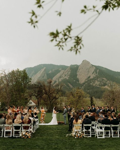 The Best Colorado Micro Wedding Locations Simple Colorado Wedding, Colorado Outdoor Wedding Venues, Intimate Wedding Colorado, Elopement Venue Ideas, Micro Colorado Wedding, Affordable Colorado Wedding Venues, Utah Micro Wedding, Vrbo Wedding Ideas, March Mountain Wedding