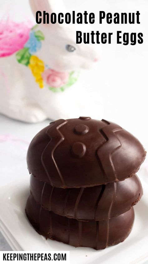 These easy homemade 3 ingredient peanut butter eggs have a dark chocolate shell filled with sweetened peanut butter! They're a copycat dairy-free Reese's peanut butter egg that is easy to make at home! A super fun activity to do with the kids for Easter! Peanut Butter Eggs Recipe, Peanut Butter Egg, Reese Eggs, Reese Peanut Butter Eggs, Peanut Butter Easter Eggs, Homemade Peanut Butter Cups, Vegan Easter, Peanut Butter Eggs, Healthy Easter