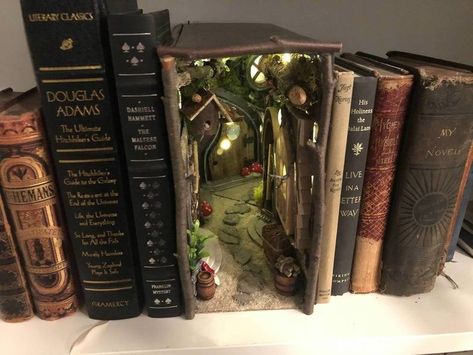 Book Nooks | My OBT Bookshelf Diorama, Pan's Labyrinth, Bookshelf Art, Illustration Photo, Miniature Rooms, Book Nook, Miniature Crafts, Fairy Houses, Book Nooks