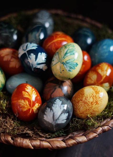 Botanical Eggs and a Spring Equinox Ritual For New Growth Ostara Egg Design, Pegan Holidays, Ostara Party, Ostara 2024, Spring Equinox Party, Ostara Recipes, Spring Rituals, Ostara Crafts, Spring Equinox Celebration