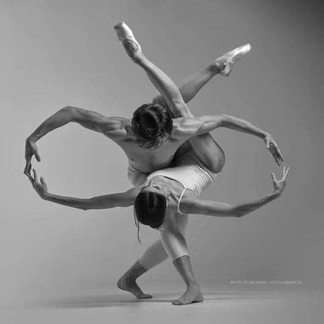 Dance Pose, Dancer Photography, Dance Photography Poses, Dance Ideas, Ballet Poses, Ballet Inspiration, I Love Cinema, Body Reference Poses, Ballet Photography