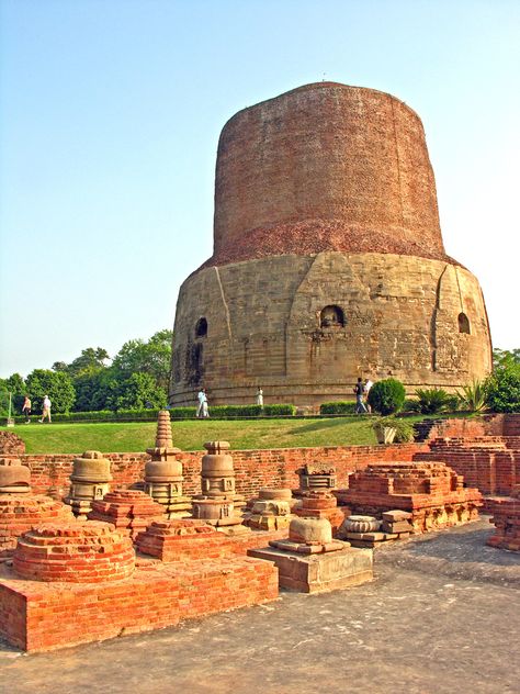 ANCIENT ART — The Dhamek Stupa of Sarnath, India. The... Dhamek Stupa, Amida Butsu, Saraswati River, Architecture Indian, Ashoka Pillar, Br Ambedkar, Buddhist Architecture, Buddhist Stupa, Bodh Gaya