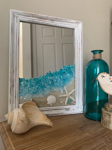 Sea Glass Pictures, Beach Mirror, Spiegel Diy, Beach Room Decor, Beach Themed Crafts, Beach Heart, Ocean Room, Beachy Room, Beach Bathroom Decor