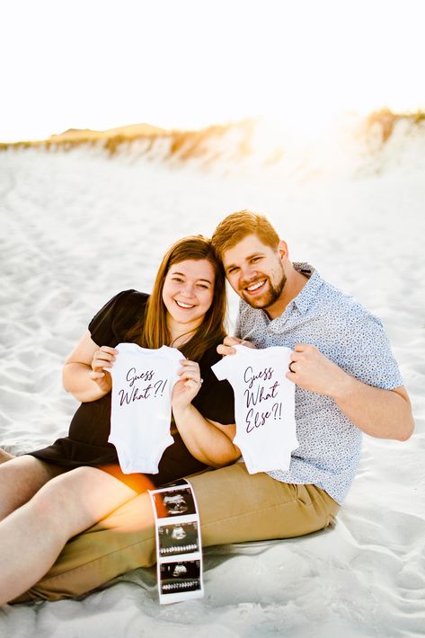 Twins Announcement Photoshoot, Twins Maternity Photoshoot, Twin Announcement Photoshoot, Twin Pregnancy Announcement Photoshoot, Baby Beach Announcement, Twin Pregnancy Photoshoot, Pregnancy Announcement Poses, Pregnancy Announcement Twins, Twin Maternity Photos