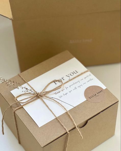 Business Thank You Notes, Jewelry Packaging Design, Baking Packaging, Birthday Goodie Bags, Eid Crafts, Wood Jewelery, Packaging Ideas Business, Gift Wrapping Inspiration, Handmade Packaging