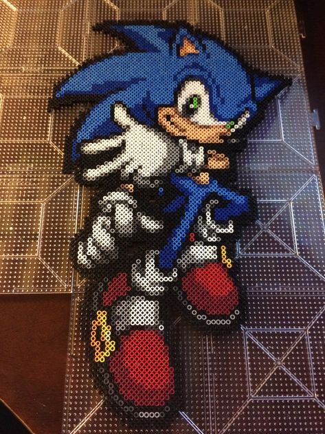 Perler Beads: Sonic the Hedgehog by xtuyet on deviantART Perler Bead Mario, Beads Perler, Perler Creations, Piskel Art, Pixel Beads, Perler Art, Art Perle, 8bit Art, Hama Beads Design