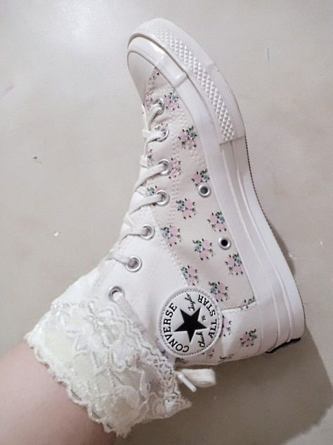 Princess Core Shoes, Dollete Shoes, Mckayla Core, Coquette Shoes, Angelcore Aesthetic, Converse Aesthetic, Aesthetic Bags, Dark Purple Aesthetic, Doll Aesthetic