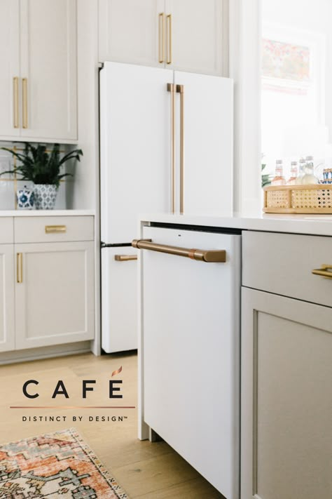 Gretchen Black of Greyhouse Design, and member of the Café Collective, is a true expert at mixing design trends in the home to make a beautiful and welcoming space. We interviewed her to share a few of her tips with you! Black Ge Cafe Appliances In Kitchen, Creamy White Bathroom Vanity, White Cafe Appliances In Kitchen Ideas, Black Refrigerator Kitchen Ideas, Kitchens With White Appliances Ideas, White And Gold Kitchen Appliances, White Cafe Appliances In Kitchen, White Cafe Appliances, White Ovens