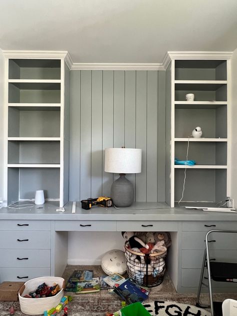 Built In Desk And Shelves Bedroom, Diy Built In Desk With Cabinets, Desk And Bookshelves In Bedroom, Diy Built In Desk, Room With Bookshelves, Built In Wall Shelves, Built In Desk And Shelves, Desk Wall Unit, Ikea Home Office