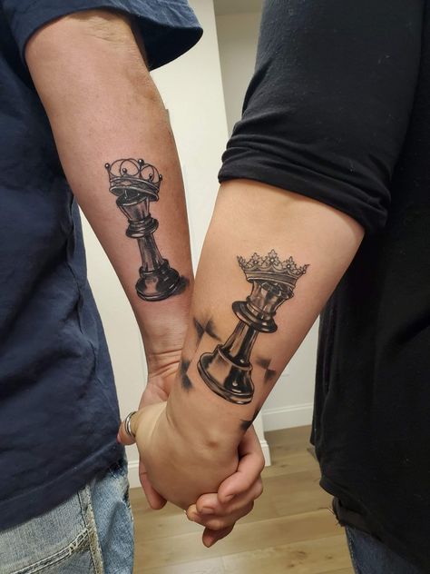 Chess Piece Matching Tattoo, Chess Piece Tattoo Couple, King And Queen Chess Piece Tattoo, Tattoo Chess, Queen Chess Piece Tattoo, Husband And Wife Tattoos Unique, His And Hers Tattoos, Husband And Wife Tattoos, Couple Tats